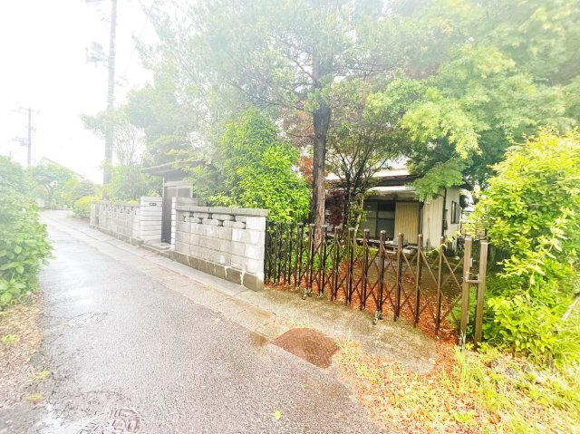 白河市道場小路中古住宅の駐車場