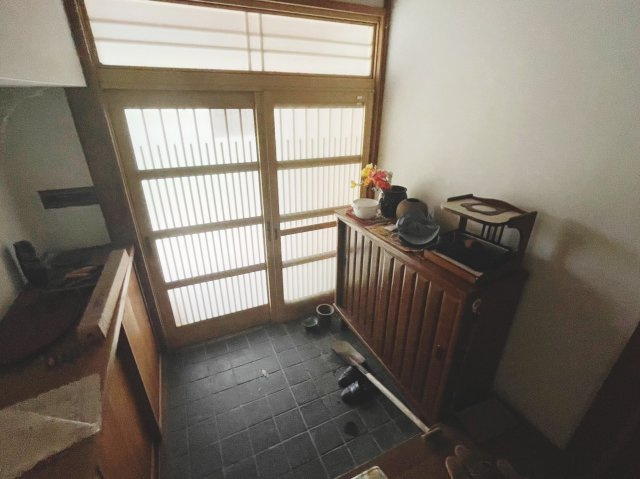 白河市道場小路中古住宅の玄関