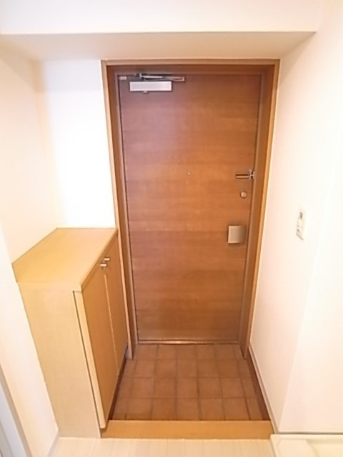 ヒューネット神戸元町通の玄関