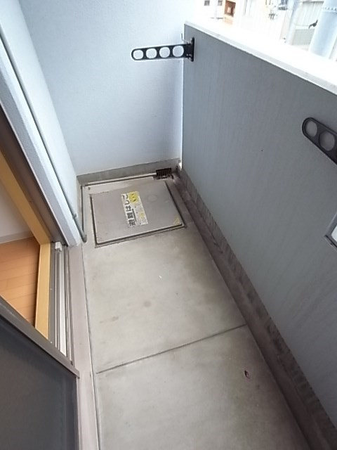 ヒューネット神戸元町通のバルコニー