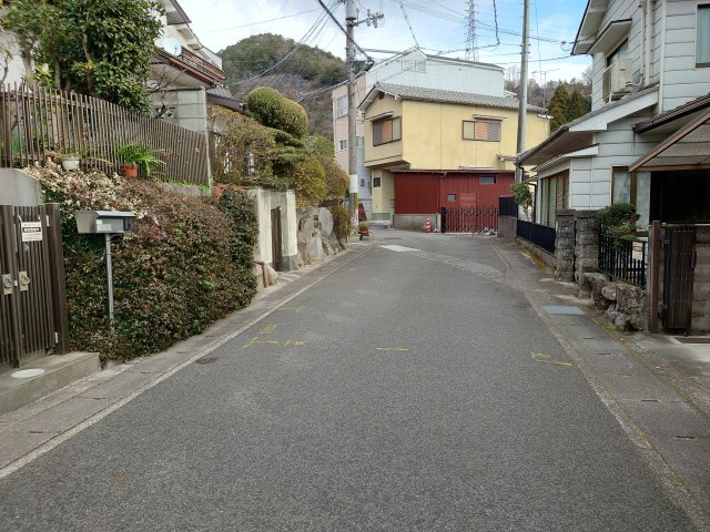 【前面道路含む現地写真】 | 山科区四ノ宮小金塚　中古戸建