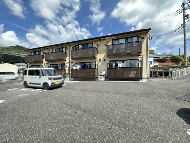 スバルホームの外観