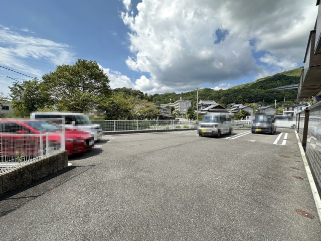 スバルホームの駐車場