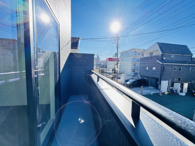 市川市南大野１丁目新築戸建【大野小学校：3分】の展望|寝室前南西向きバルコニー・日当たり良好♪