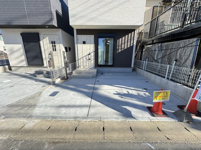 市川市南大野１丁目新築戸建【大野小学校：3分】の駐車場|2号棟駐車スペース