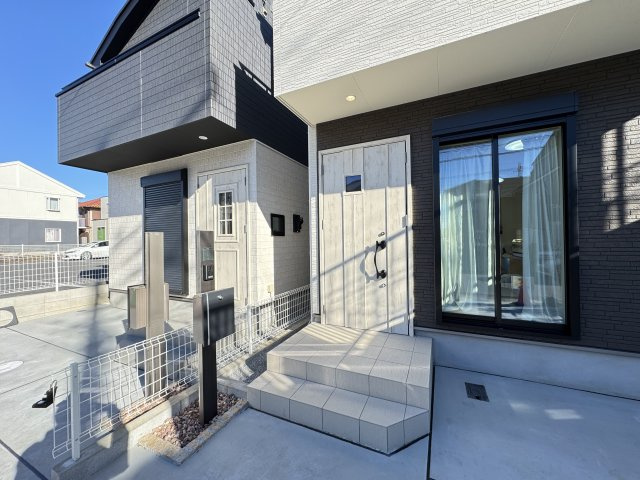 市川市南大野１丁目新築戸建【大野小学校：3分】のエントランス|エントランス・玄関ポーチ