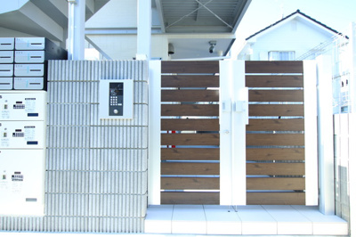 建物はオートロック付き玄関となっています♪