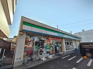 ファミリーマート習志野実籾店まで180ｍ