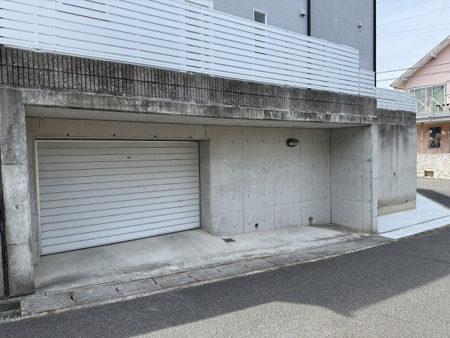 藤原台南町5丁目リノベーション戸建の駐車場