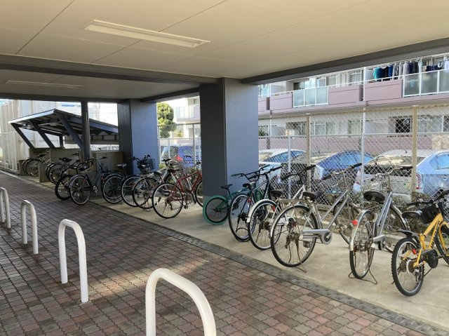 各務原市鵜沼各務原町２丁目の中古マンションの駐輪場