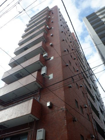 ルーブル金杉の外観