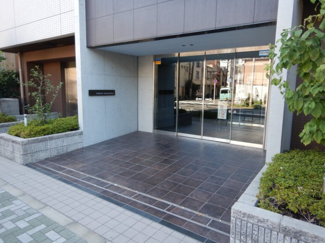 フォースター南千住のエントランス
