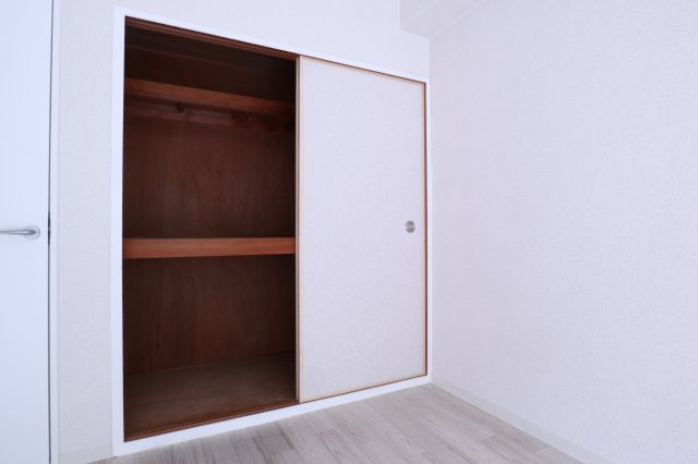 日宝アドニス塩屋の収納