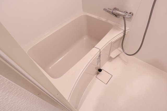 日宝アドニス塩屋の浴室
