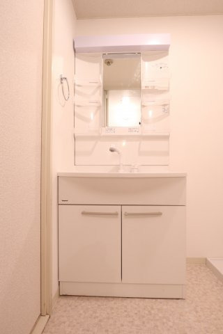 日宝アドニス塩屋の洗面所