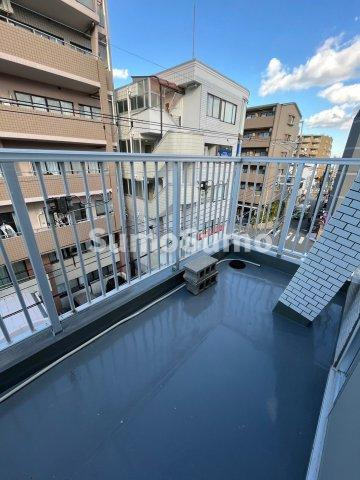 武庫之荘ヴィラのバルコニー|暖かな日差しのふりそそぐバルコニー