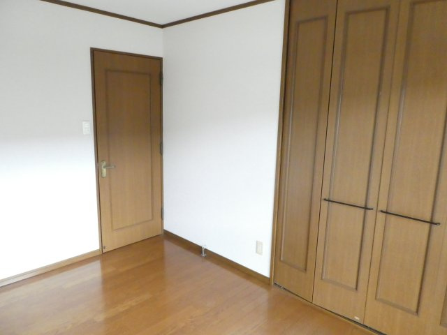 カワモヒルの玄関