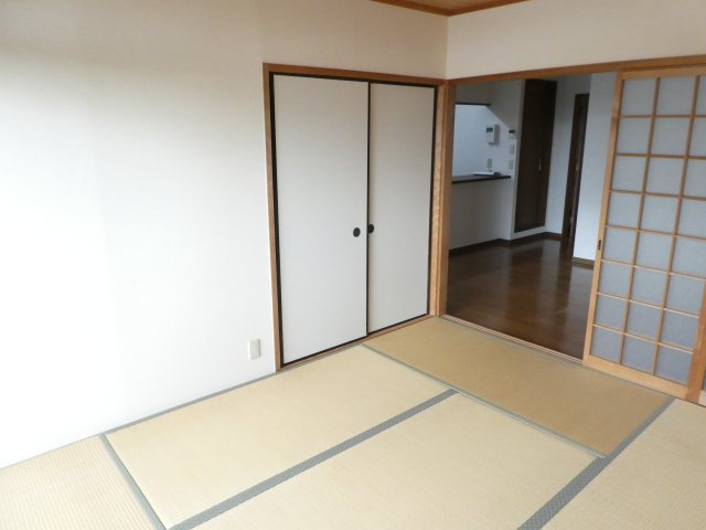 カワモヒルの和室