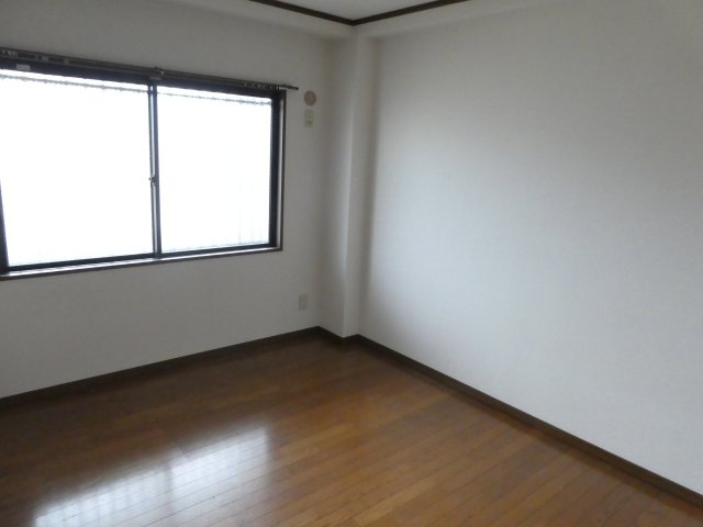 カワモヒルの寝室