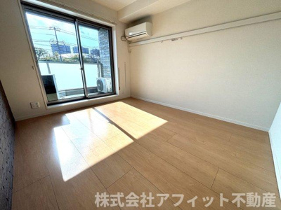 【居間・リビング】 | グランべレオ松浜 | 洋室7.7帖