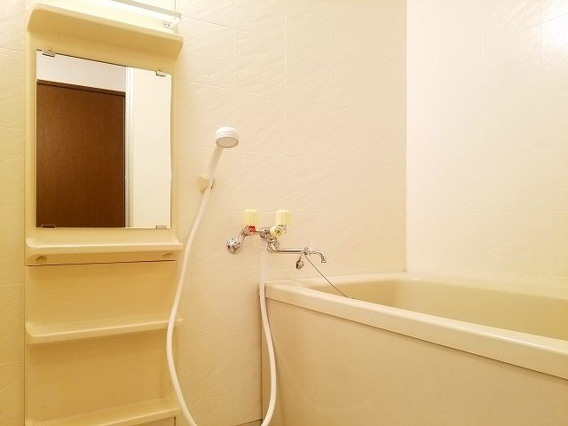 ヴェスタｉｎ盾津の浴室