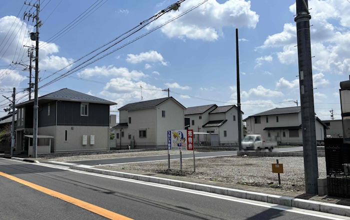 5区画分譲地　野一色3丁目　A区画の前面道路含む現地写真