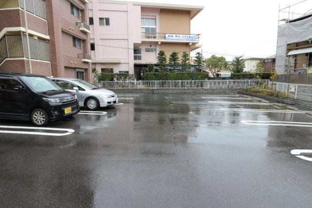 グランブルⅢの駐車場