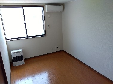 クレアージュ小中野Aの居間・リビング