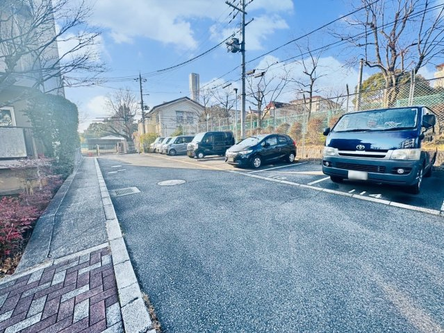 洛西境谷団地7棟|駐車スペースあり！
※空き状況は都度確認となります。
お気軽にお問い合わせ下さいませ！