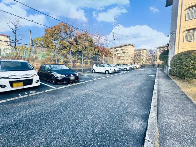 洛西境谷団地7棟|駐車スペースあり！
※空き状況は都度確認となります。
お気軽にお問い合わせ下さいませ！