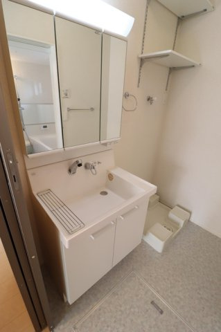 ラフィーネ下中野　Ｂの洗面所