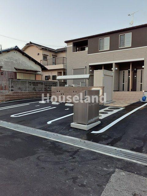 グローリーメゾンの駐車場