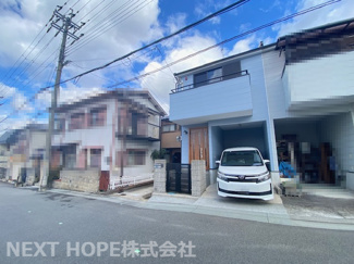 【外観】 | 平成９年10月建築！令和６年11月室内リフォーム済み♪お待たせ無しで即ご入居していただけます！インナーガレージ付きです(^^)