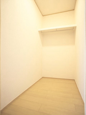 【収納】 | ルジュエB | ウォークインクロゼット付きでお部屋はスッキリ♪