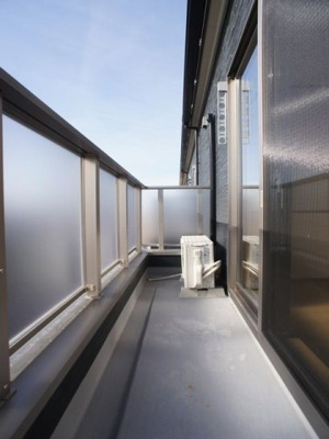 【バルコニー】 | ルジュエB | 日当たり良好！お洗濯物がたくさん干せます♪