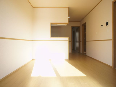 【居間・リビング】 | ルジュエB | 快適に過ごせるエアコンが付いています♪