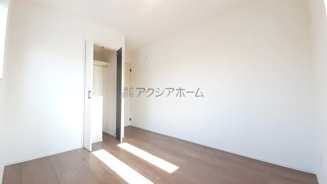 入間市扇台4丁目・全2棟　新築一戸建　1号棟　～収納豊富～の洋室|2階 洋室5.7帖