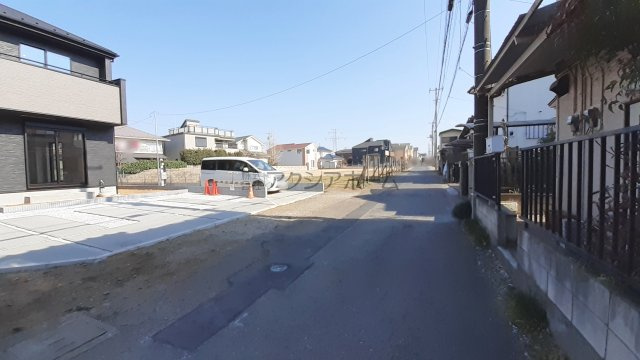 入間市扇台4丁目・全2棟　新築一戸建　1号棟　～収納豊富～の前面道路含む現地写真