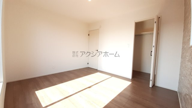 入間市扇台4丁目・全2棟　新築一戸建　1号棟　～収納豊富～の寝室|2階 洋室7帖