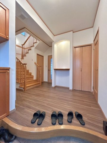 宮の森4条5丁目の玄関|戸建ならではの広々とした玄関！