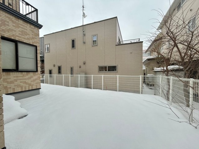 宮の森4条5丁目の庭|広々としたお庭付きです◎