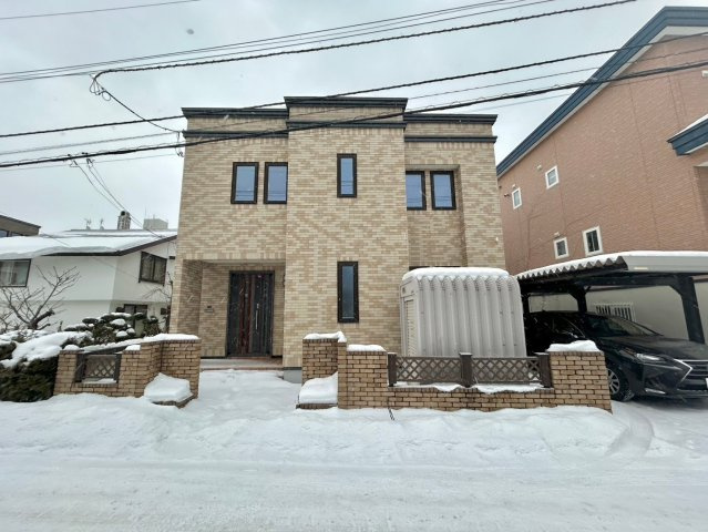 宮の森4条5丁目の外観|敷地70.01坪！令和6年11月内・外装リフォーム済みの5LDK住宅！