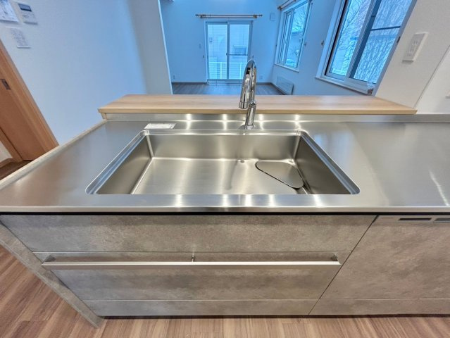 宮の森4条5丁目のキッチン|感染症予防や節水効果も高いタッチレス水栓！