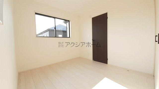 入間市扇台4丁目・全2棟　新築一戸建　2号棟　～収納豊富～の洋室|2階 洋室5.2帖