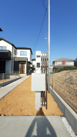 入間市扇台4丁目・全2棟　新築一戸建　2号棟　～収納豊富～の設備|郵便ポスト