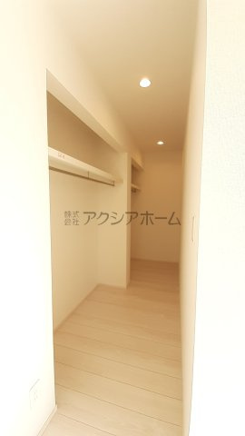 入間市扇台4丁目・全2棟　新築一戸建　2号棟　～収納豊富～の収納|2階 洋室7.5帖　WIC
