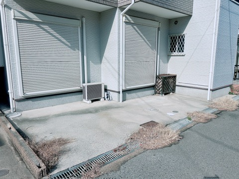 岸和田市下野町　平成15年築の駐車場