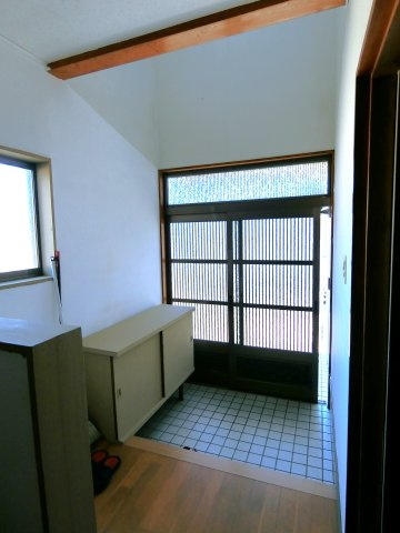 田中荒生K邸貸家の玄関