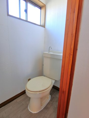 田中荒生K邸貸家のトイレ|2階