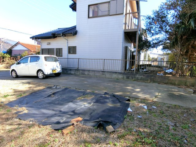 田中荒生K邸貸家の駐車場